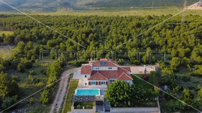 Villa 283 m², Dubrava - quiet location near Šibenik - 8