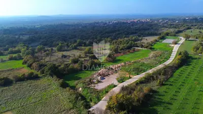 Tourist land in Svetvinčenat, peace and privacy in Istria