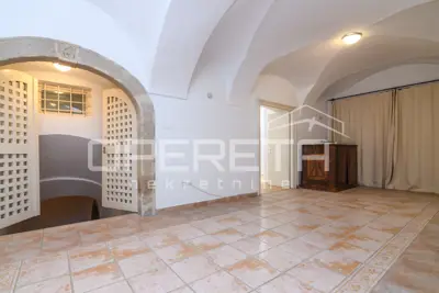 Najam, Stan, Gornji grad, Gornji grad, 5s, 250 m² - 13