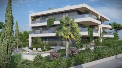 Stan 1. kat, Rovinj, blizu centra i velika terasa 56 m²