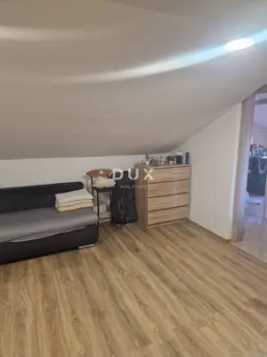 Stan 70,8 m², Rovanjska - pogled na more i parkirno mjesto - 10