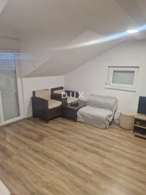 Stan 70,8 m², Rovanjska - pogled na more i parkirno mjesto - 7