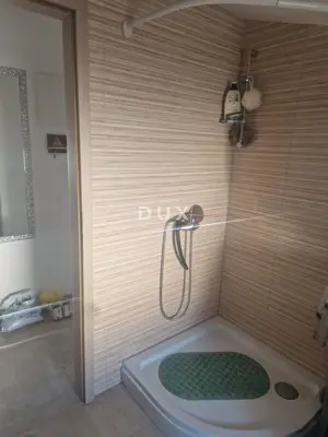Stan 70,8 m², Rovanjska - pogled na more i parkirno mjesto - 15